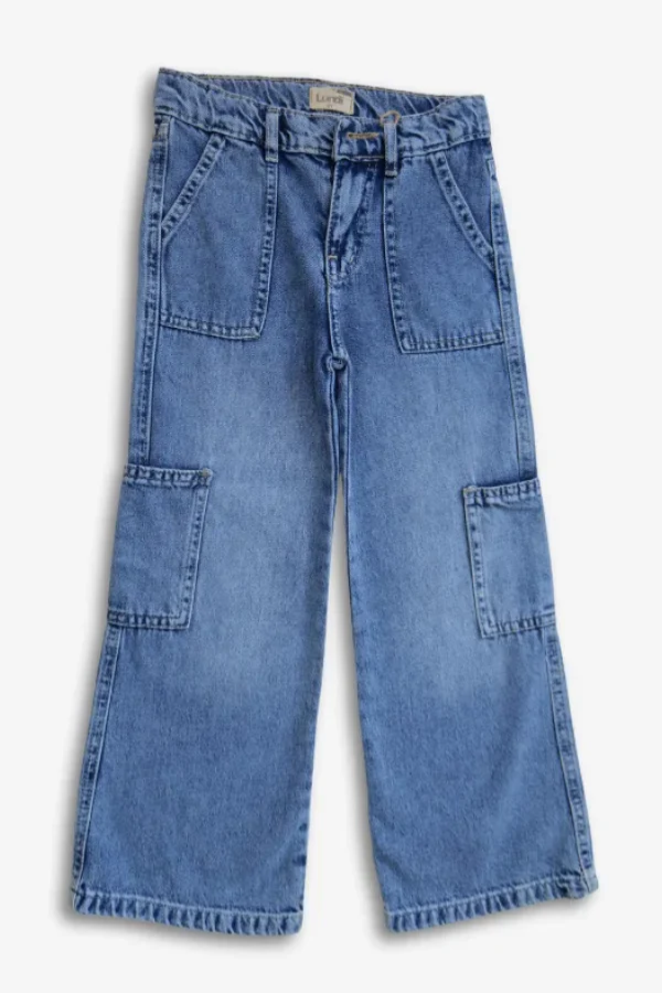 wide-leg cargo jeans