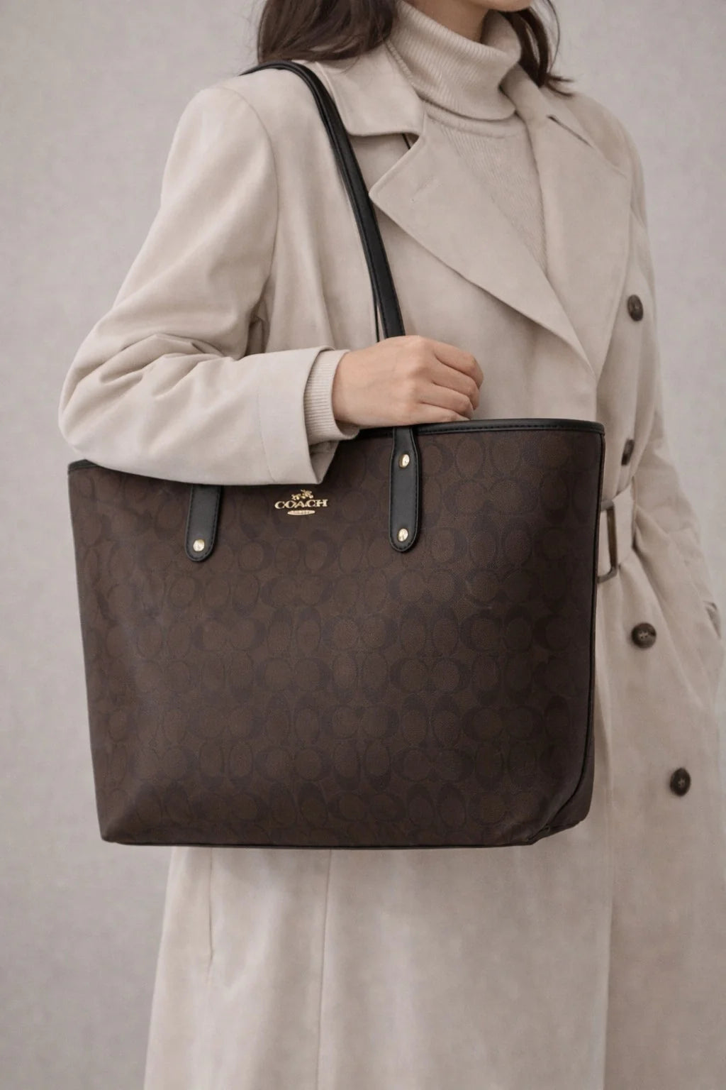 Coach City Zip Tote In Signature Canvas