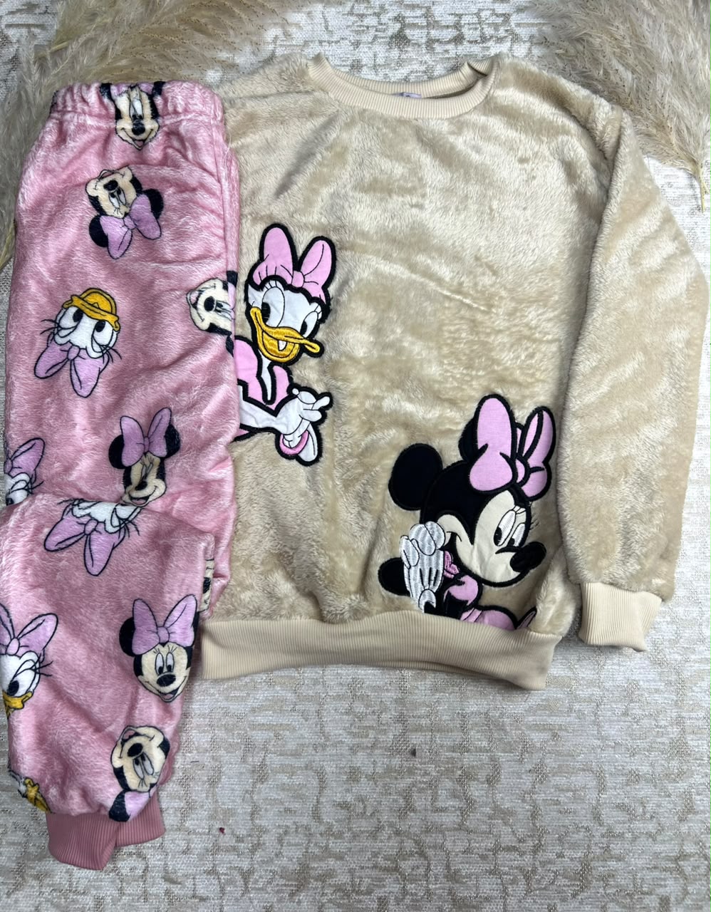 Minnie & Daisy